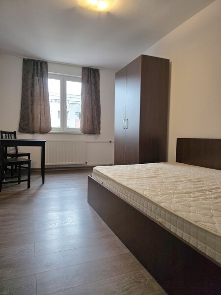 Camil Ressu, Nicolae Grigorescu, Piata Salajan, 3 minute metrou.